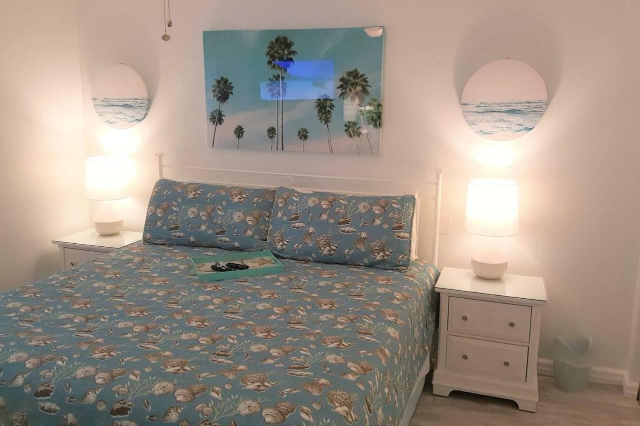 Pelican Beach Resort Rentals 데스틴 객실 사진